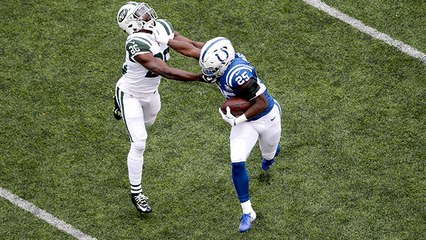 Marlon Mack breaks through defenders for 25 yards