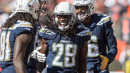 Melvin Gordon goes untouched into end zone for 10-yard TD