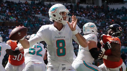 Osweiler stays in the pocket, finds Albert Wilson for 28-yard catch and run