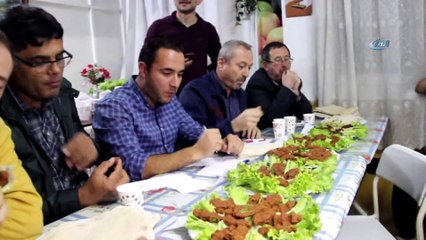 'En güzel ve en lezzetli çiğ köfte'yi yapabilmek için yarıştılar