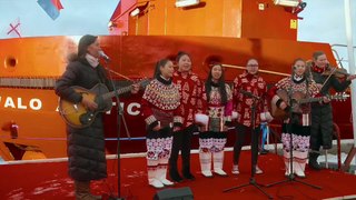 Lørdag den 22. oktober 2016 blev Royal Arctic Lines nye bygdeskib, Ivalo Arctica, døbt i Aasiaat, med forstander på børnehjemmet i Uummannaq Ann Andreassen som