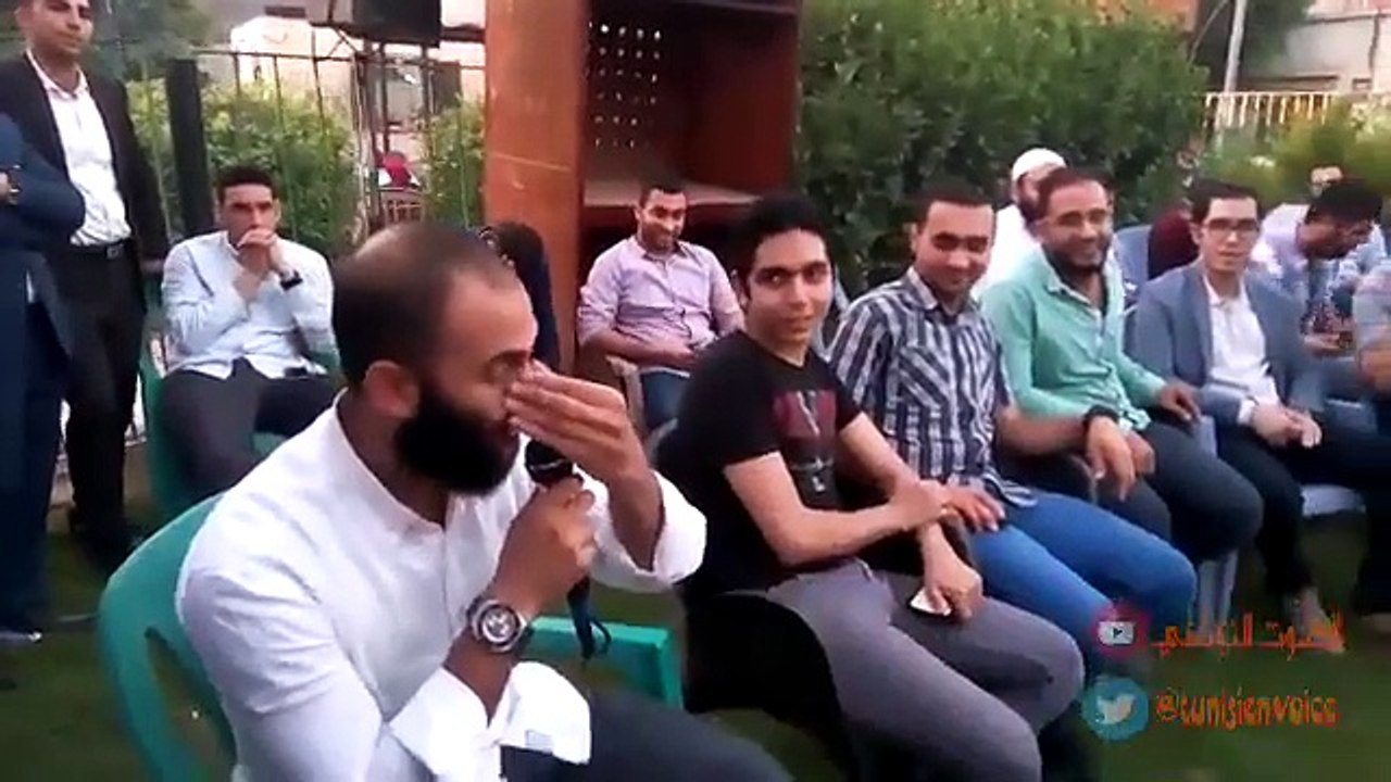 شاب مصرى يقلد اصوات المقرئين