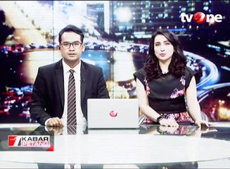 Ular Piton Jatuh dari Atas Plafon