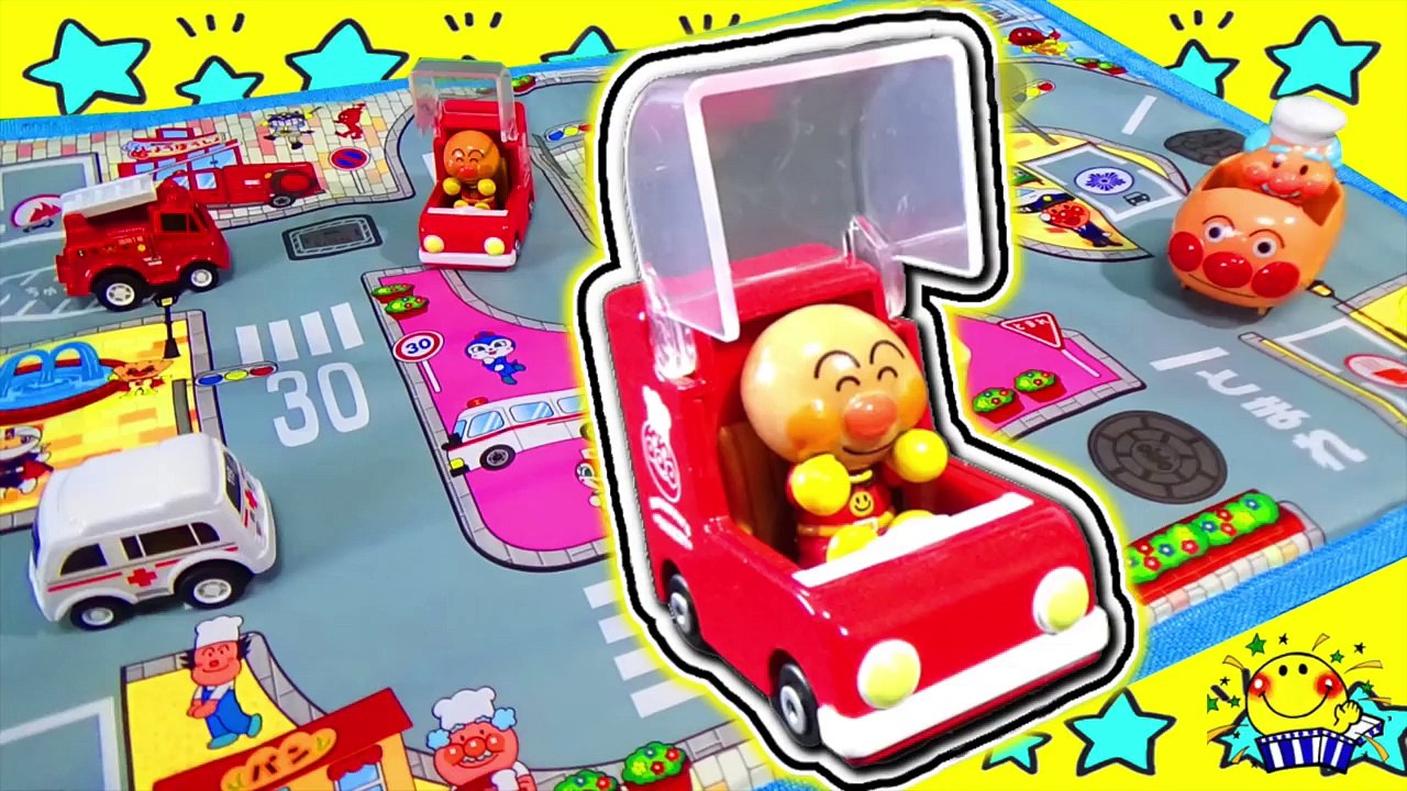 はたらくくるまとアンパンマンミュージアムGOGOミニカーでドライブ遊び★パトカー 救急車 消...