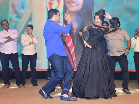Dil Raju And Devi Sri Prasad Funny Dance Performance @Hello Guru Prema Kosame Pre Release Event