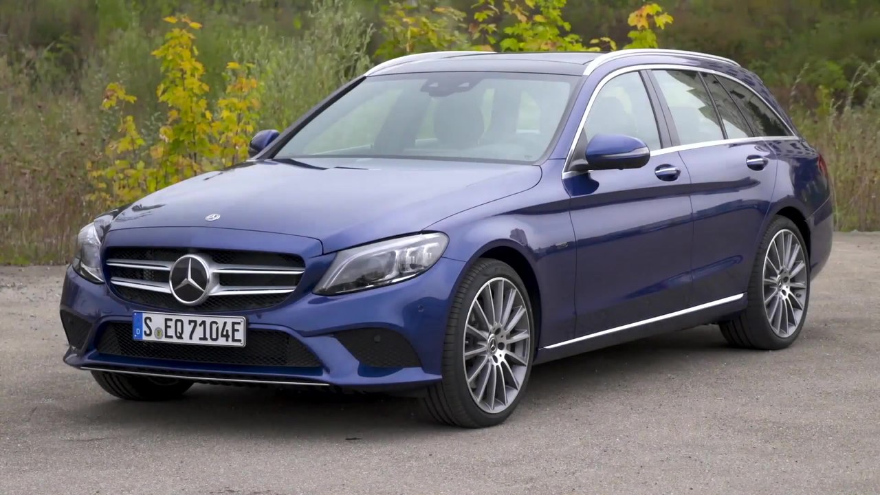 Driven by EQ - Mercedes-Benz C300de Estate Design in Brilliantblau