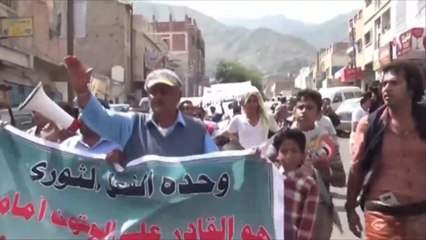 مظاهرات بتعز منددة بالحوثيين والتحالف ودعما للشرعية