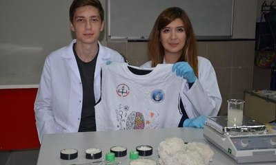 Hamam böceğinden radyasyon geçirmez yelek üretti