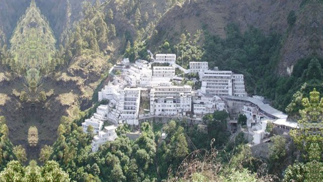 Vaishno Devi Pilgrims को अब मिलेगा 5 lakh का Free Insurance, इनका होगा free इलाज | वनइंडिया हिंदी