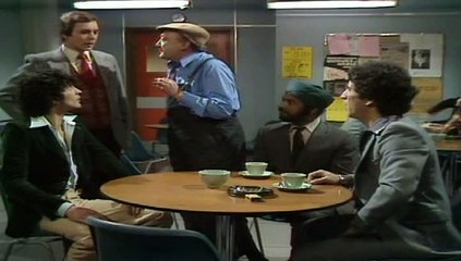 Mind Your Language  S01  E04  All Through The Night