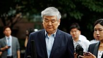 Korean Air chief indicted for embezzlement