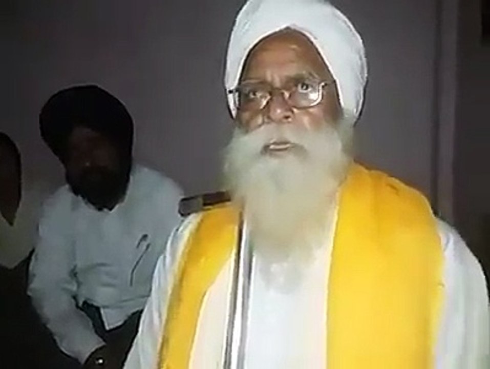 ਬਹਿਬਲ ਕਲਾਂ ਗੋਲੀ ਕਾਂਡ ਤਿੰਨ ਸਾਲ ਪਹਿਲਾਂ(16 ਅਕਤੂਬਰ 2015) ਸ਼ਹੀਦ ਭਾੲੀ ਗੁਰਜੀਤ ਸਿੰਘ ਦੇ ਪਰਿਵਾਰ ਨਾਲ ਜੋ ਗੱਲਬਾਤ ਕੀਤੀ ਗੲੀ ਸੀ, ਮੁੜ ਹਾਜ਼ਰ ਕਰ ਰਿਹਾ ਹਾਂ।