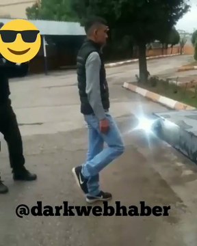 Polis, Atatürk büstüne hakaret eden kişiye 'tek ayak' cezası verdi, Ben bir o. çocuğuyum demeye zorladı