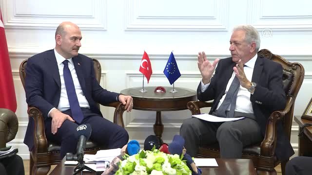 Avramopoulos: Türkiye'nin Desteğe İhtiyacı Var