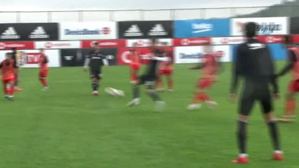 Arşiv -Beşiktaş'ta Adriano Şoku