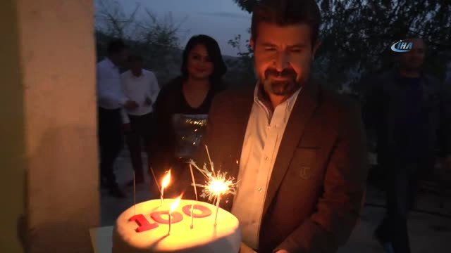 On Yıl Önce Ameliyat Ettiği Hastasına Yüzüncü Yaşında Doğum Günü Sürprizi Yaptı