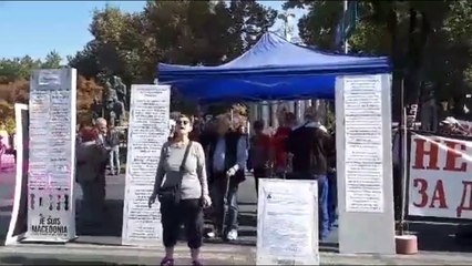 Ndryshimet Kushtetuese, dhjetëra persona protestojnë para Kuvendit