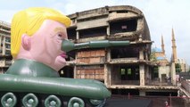 Un Trump con forma de tanque inflable en Beirut