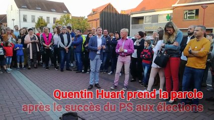 Quentin Huart s'exprime devant les Estaimpuisien(ne)s après le succès de la liste PS-LB aux élections 2018