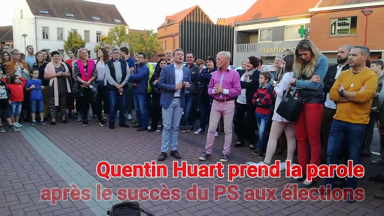Quentin Huart s'exprime devant les Estaimpuisien(ne)s après le succès de la liste PS-LB aux élections 2018