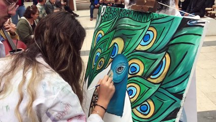 Kurslarını halka canlı müzik eşliğinde tanıttılar