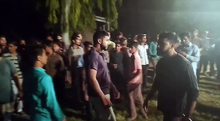 mirza shoaib baig from okara  stopping car  and dragging  with his own teeths