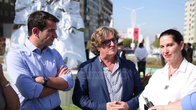 Përurohet te “Zogu i Zi” vepra e artistit shqiptar me famë - Top Channel Albania - News - Lajme