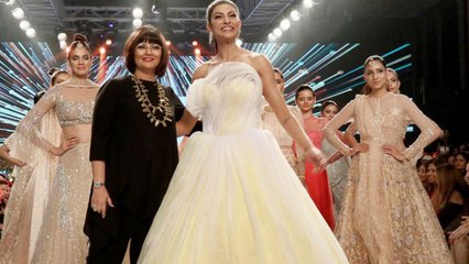 Sushmita Sen rules over the ramp at Bombay Times Fashion Week 2018 | Boldsky