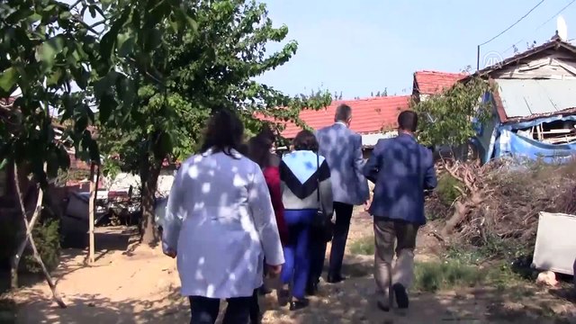 Çöp evde yalnız yaşayan kadın hastaneye kaldırıldı - BURSA