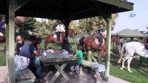 - Şahinbey Belediyesi çocukları midilli atlarıyla buluşturdu