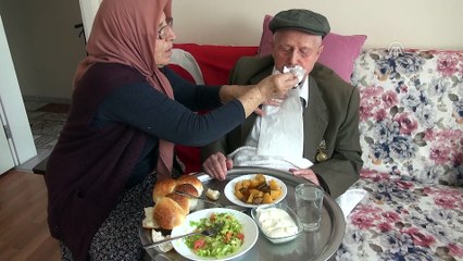 Felçli Kore gazisi, eşinin sevgisiyle yaşama tutunuyor - AYDIN