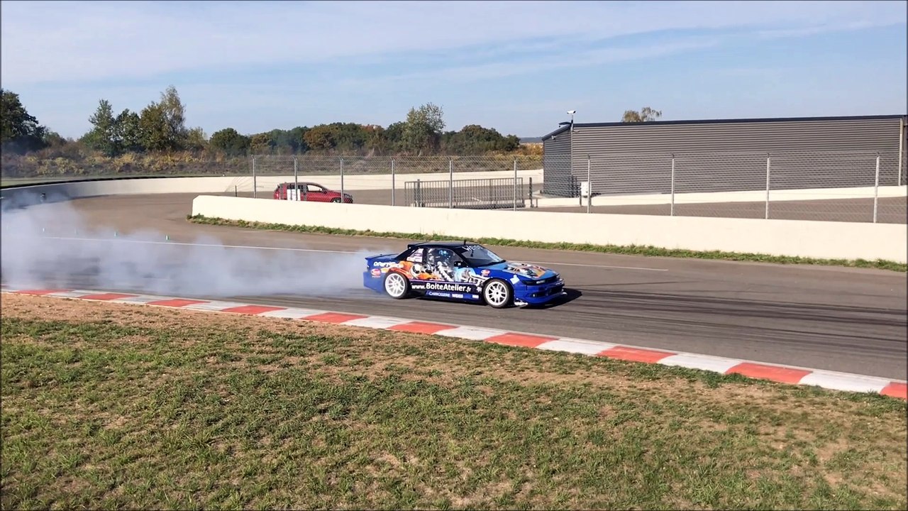 Riding Zone tourne une émission sur le circuit de Vaison Piste