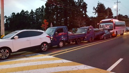 제주 서귀포에서 6중 추돌사고 발생...7명 부상 / YTN