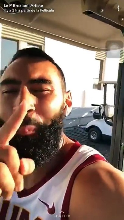  Chacun exprime sa joie comme il peut   Breziani Mayala LE Roi La Fouine #lingalophone #lingala