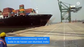 Mega-containerschip sloopt kade