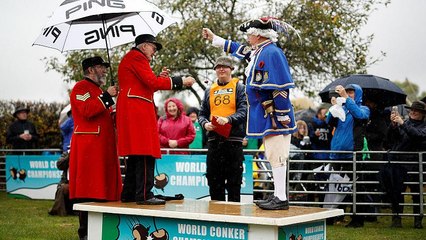 Watch: Competitors have smashing time at World Conker Championships