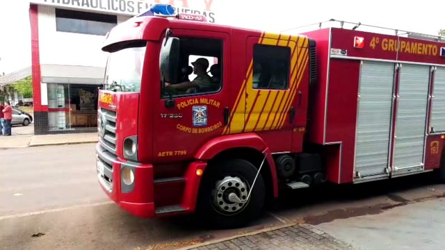 Transformador pega fogo e mobiliza bombeiros