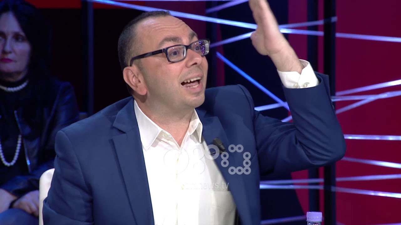 Ora News - "Babalja" dhe portalet, debate të forta midis Kristos dhe Myftarajt