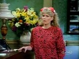 Newhart S05E01 Co Hostess Twinkie