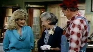 Newhart S07E20 Georgie Bess