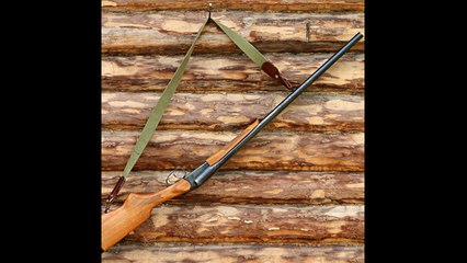 Unos padres llevan a su hijo de 8 años a cazar