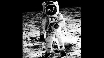 Neil Armstrong pisa la Luna