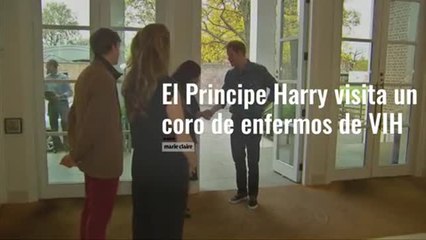 el principe harry visita un coro de enfermos de vih