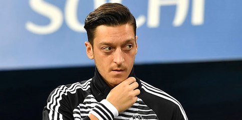 Arsenal Taraftarı Mesut Özil Kampanyası Başlattı