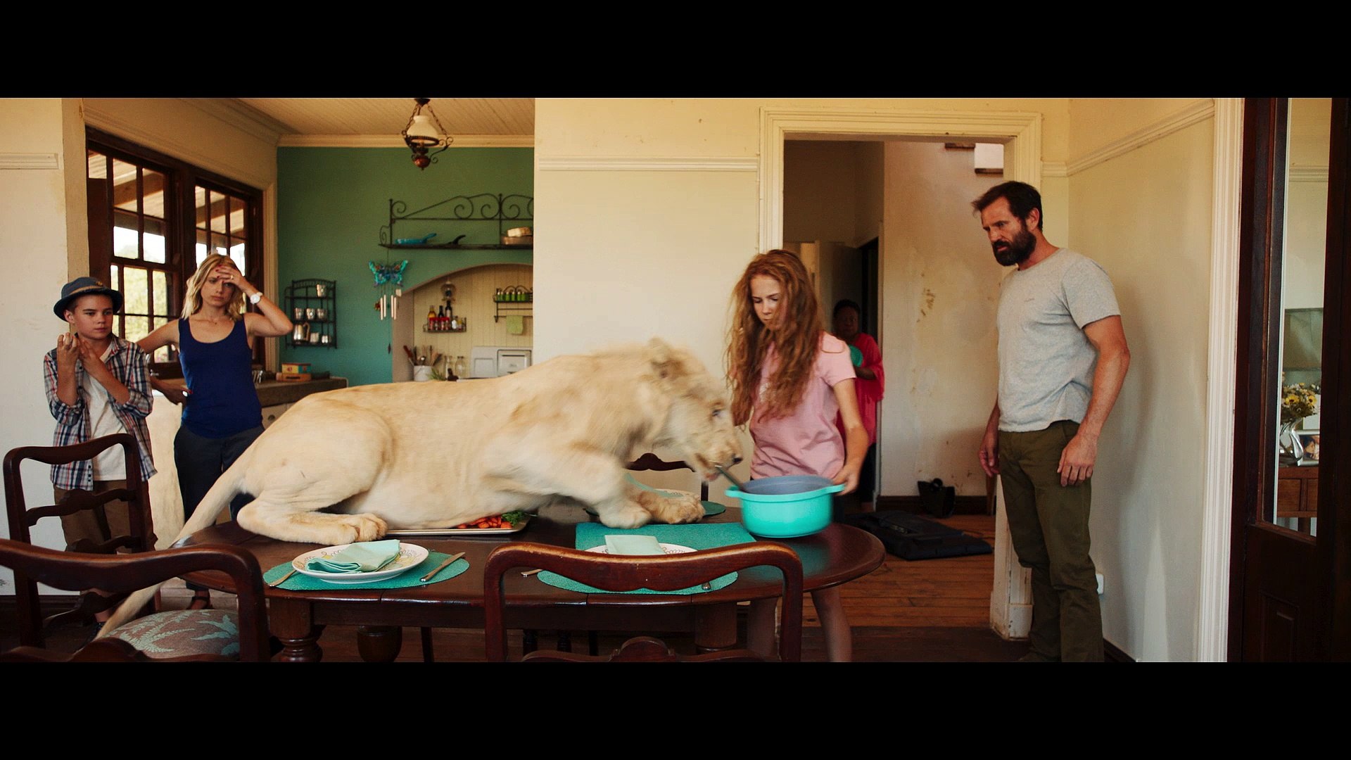 Mia and the White Lion / Mia et le lion blanc (2018) - Trailer (French) -  Vidéo Dailymotion