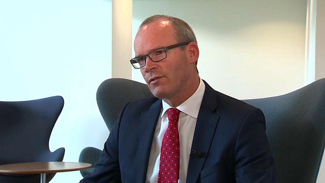 Irlands Außenminister glaubt an 'Brexit'-Deal, aber 'es muss einen Backstop geben'