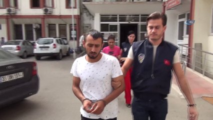 Araçta fuhuşa polis baskını