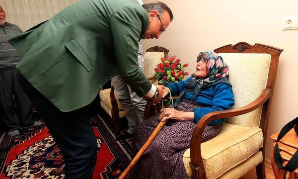 Emine nineden, duygulandıran Atatürk şiiri