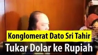 Konglomerat Dato Sri Tahir, mengungkapkan alasannya menukarkan uang pribadinya dalam dolar ke Rupiah senilai Rp 2 triliun melalui Bank Indonesia. Hari ini, Dato