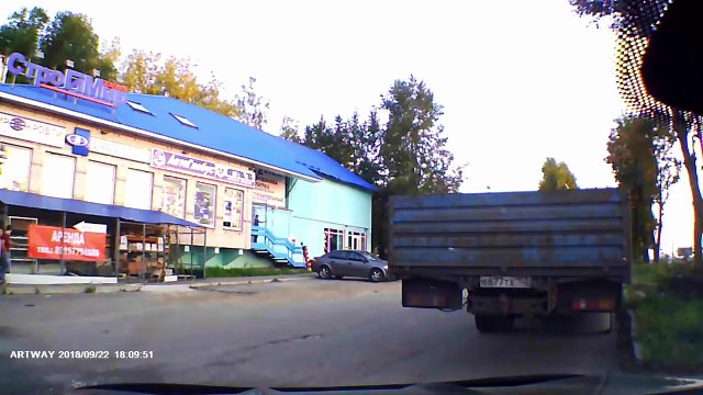 Russian accidents Stupid driving mistakes Part 3 (october 2018 English subtitles)